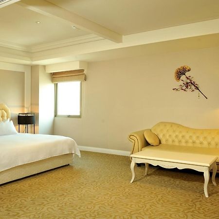 Asia Emperor Hotel Tainan Eksteriør billede